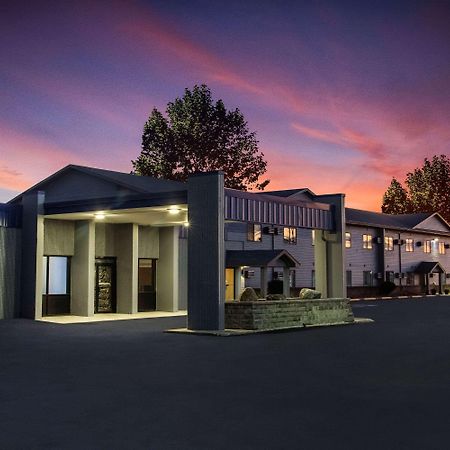 แทรเวลลอดจ์ บาย วินด์แฮม วอห์เพตัน Hotel Wahpeton ภายนอก รูปภาพ